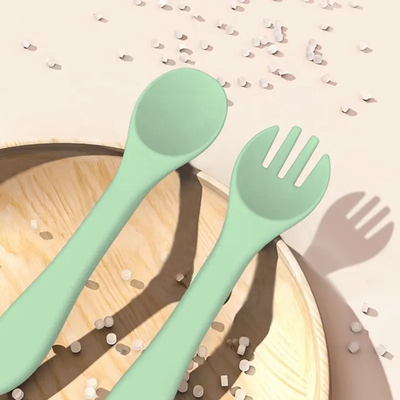 Forchetta non tossica e cucchiaio del prodotto della cucina del silicone del bambino pratici