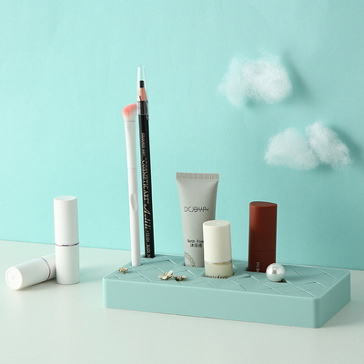 Un buon prezzo. Tenitore / organizzatore di rossetto in silicone non tossico facile da pulire in linea