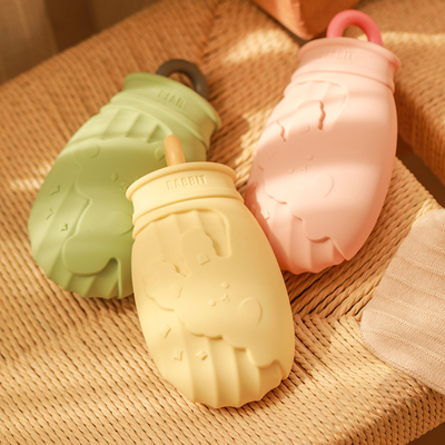 Un buon prezzo. Grande sacchetto di acqua calda in silicone senza BPA per il collo spalla e mani calda i piedi in linea