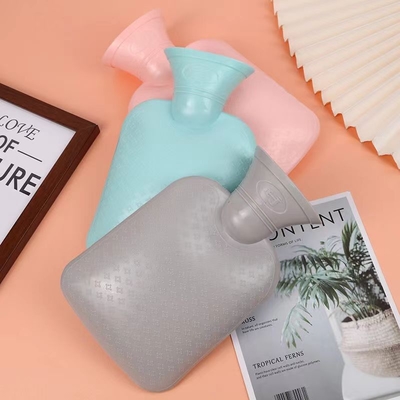Un buon prezzo. Bottiglia di acqua calda in silicone per viaggi e sollievo dal dolore in linea