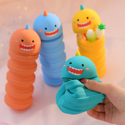 Cassa a matita in silicone retrattile Cartone animato Kawaii Stand espandibile Cartiera scolastica Scatola forniture scolastiche Regali di Natale