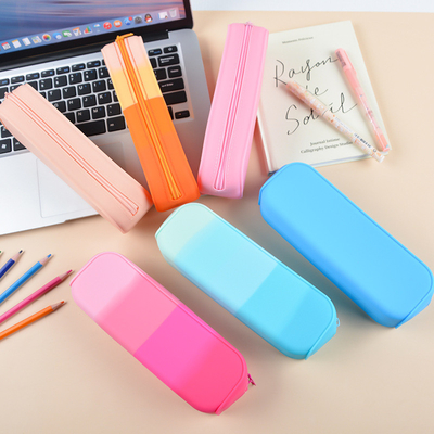 Un buon prezzo. Tenitore di matita di silicone con cerniera libera da BPA Grande durata per forniture scolastiche Ufficio Università Ragazze adolescenti Adulti in linea