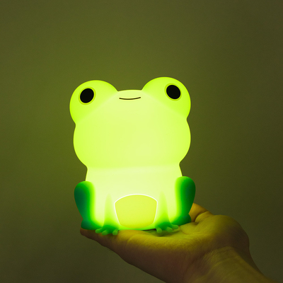 Un buon prezzo. Cute rana notte notte per bambini colore variabile silicone lampada notturna per bambini dimmabile timer ricaricabile in linea