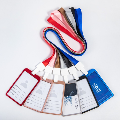 Protezione cassa per carte di identità in silicone con cavo retrattile e guinzaglio separabile