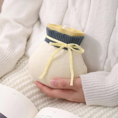 Un buon prezzo. Borsa di acqua calda in silicone Mani e piedi più caldi Proiettile e inodore Per comprimere caldo Alleviare il dolore Comprimere freddo in linea