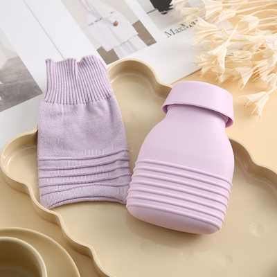 Un buon prezzo. Soft silicone mini bottiglia d'acqua calda sacchetto con coperchio compressa calda fredda calda per i bambini bambini sollievo dal dolore in linea