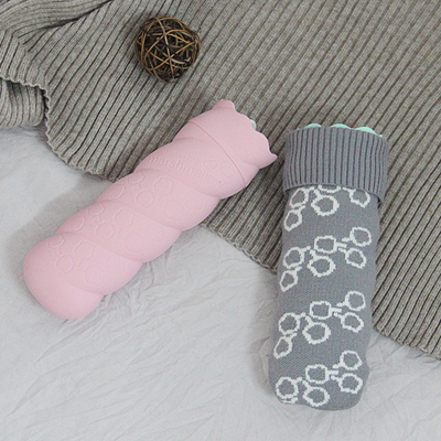 Un buon prezzo. Bottiglia d'acqua calda in silicone Borsa confortevole per alleviare il dolore Collo e spalle Piedi più calde in linea