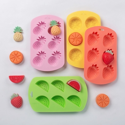 Un buon prezzo. 4 confezioni di muffe in silicone a forma di frutta Ananas Limone Melone Fragola Cioccolato Caramelle Formaggio da forno 3D Estive Muffe di frutta Ghiaccio Per fai da te Sapone Jelly Fondant Gomma Torta Cupcake Topper Decorazione in linea