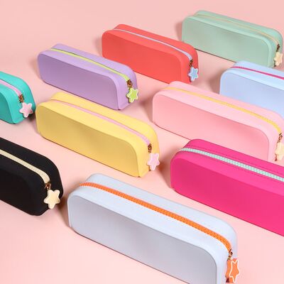 Un buon prezzo. Borsa per matite personalizzata con grande durata progettata per mantenere gli strumenti di scrittura al sicuro e organizzati durante il viaggio in linea
